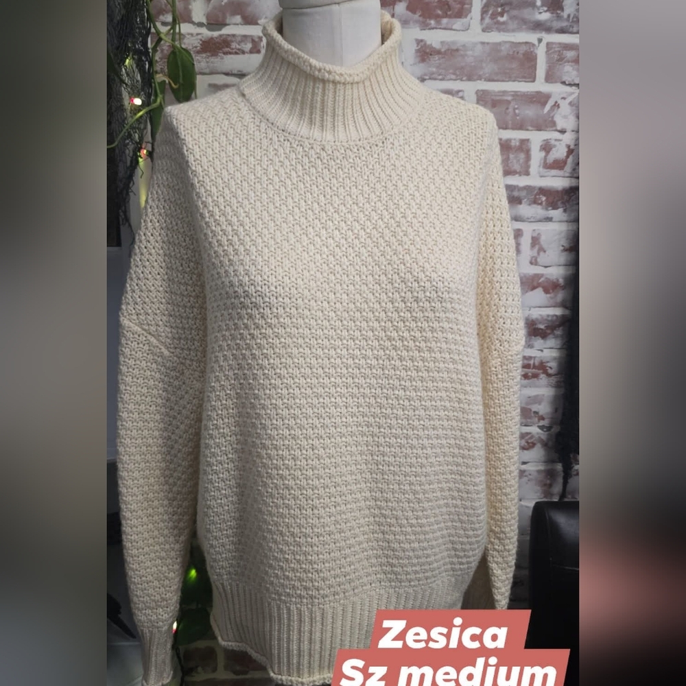 Zesica womens sweater sz medium